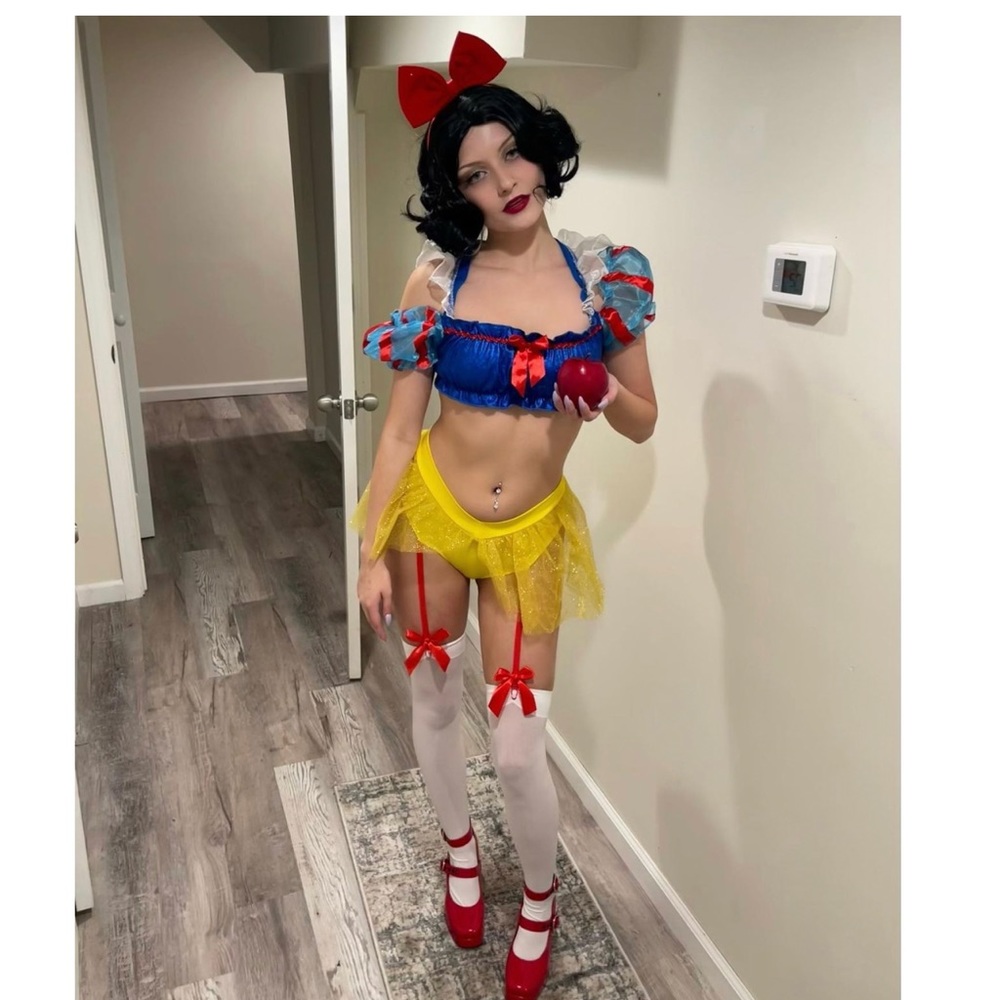 Snow White costume